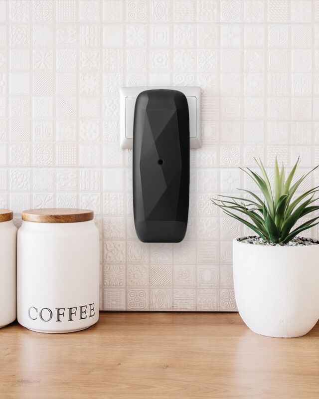 ✨ Complement your home décor and scent any space with The Diamond.

This plug-in diffuser effectively scents up to 500 square feet with your preferred fragrance. Plus, you can customize scent settings for any day or time you desire.

Also available as part of a gift set. View more details online.