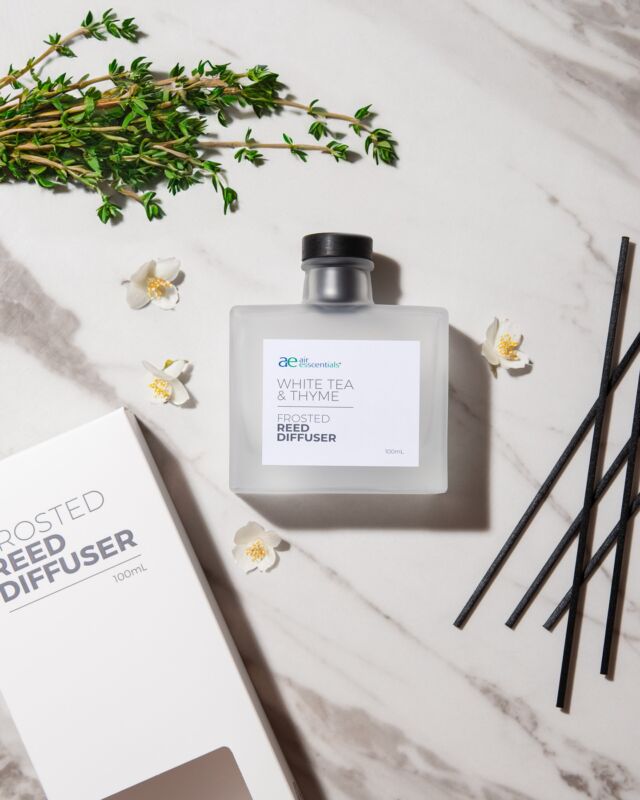 ✨ Your favorite luxury fragrances are also available in Frosted Reed Diffusers.

Each reed diffuser is hand-blended in the USA and lasts for up to 3 months. 

Place them on your desk, bedroom or any small area. View them all at our profile link.