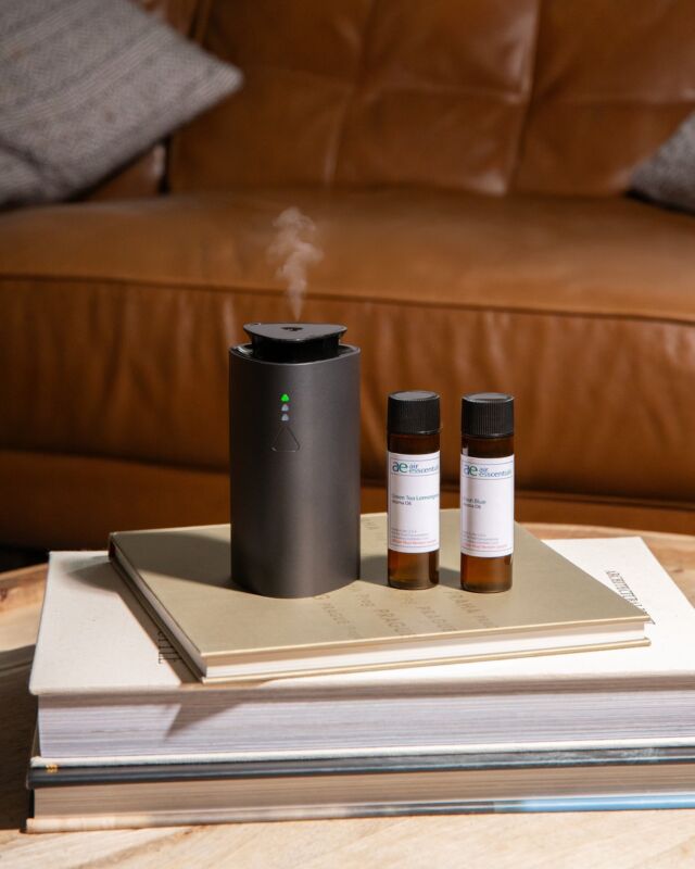 Introduce a luxurious fragrance anywhere with The Mini.

You can select from three different scent modes and fill up to 300 square feet with this portable diffuser. Shop the Mini Gift Set and select any two fragrances.
.
.
#minidiffuser #diffusers